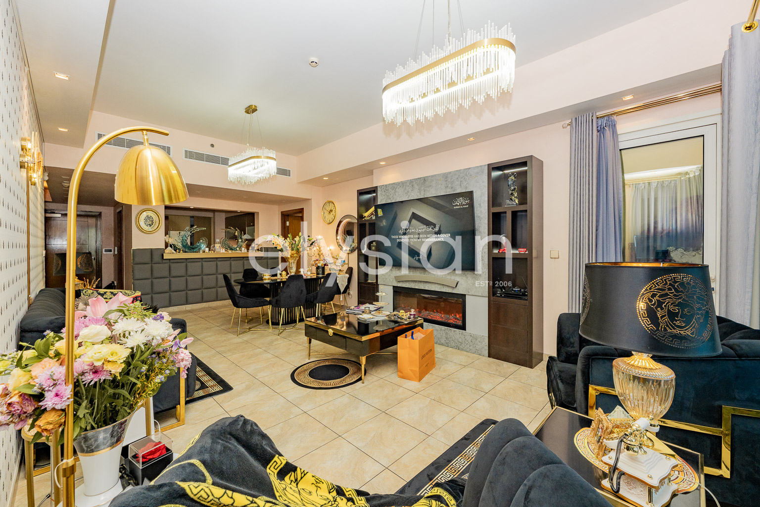 Stunning-Fully-Furnished-Luxury-Living