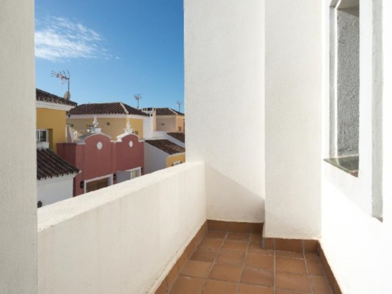 Chalet adosado en venta  en Calle La Vaguada, Estepona