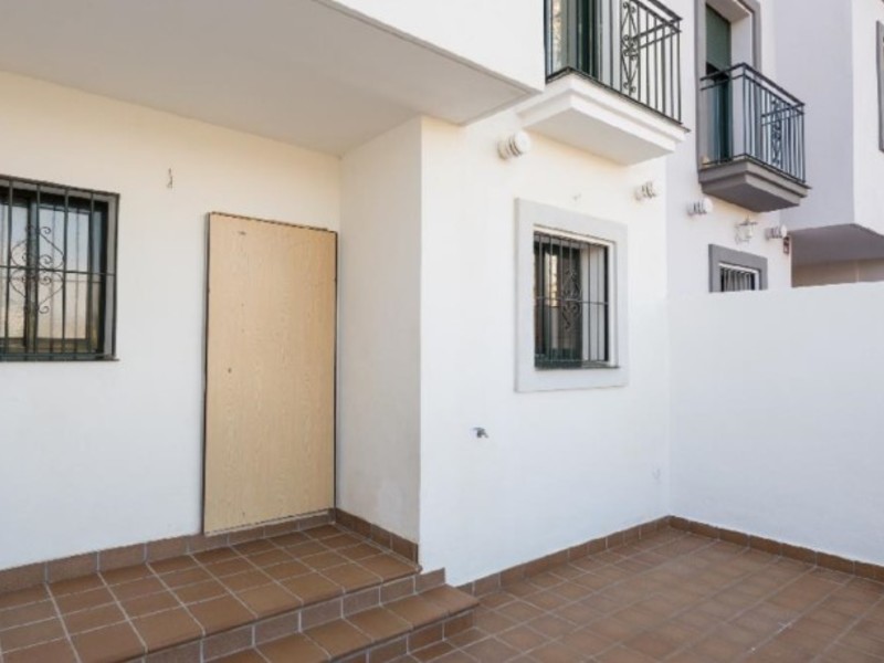 Chalet adosado en venta  en Calle La Vaguada, Estepona