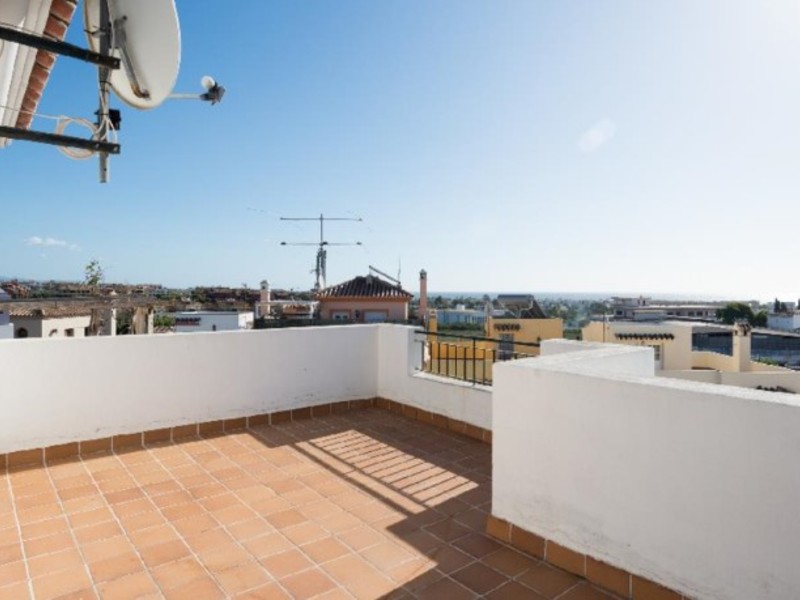 Chalet adosado en venta  en Calle La Vaguada, Estepona