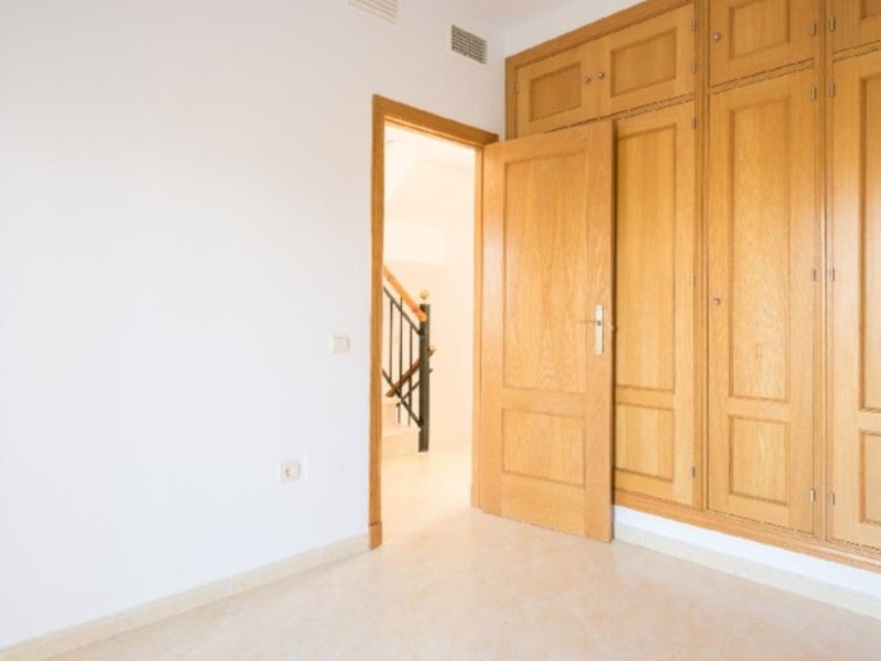 Chalet adosado en venta  en Calle La Vaguada, Estepona