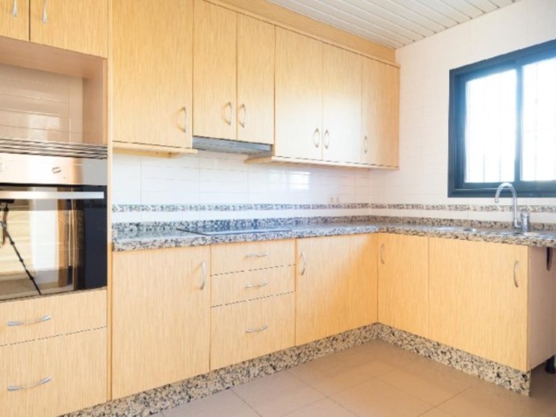 Chalet adosado en venta  en Calle La Vaguada, Estepona