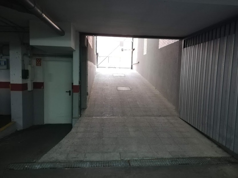 Parking en venta  en Calle GERANIOS, Madrid Capital