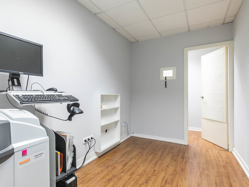 Local - 1ª línea comercial en alquiler  en Calle Juan XXIII, Coslada