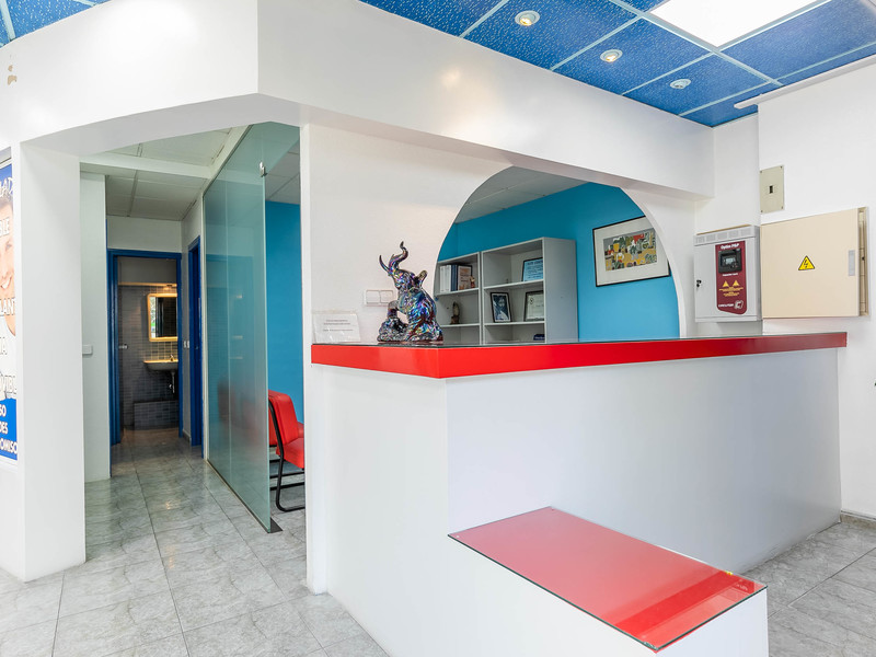 Local - 1ª línea comercial en alquiler  en Calle Juan XXIII, Coslada