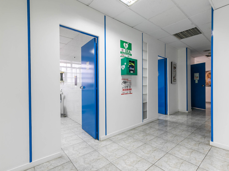 Local - 1ª línea comercial en alquiler  en Calle Juan XXIII, Coslada