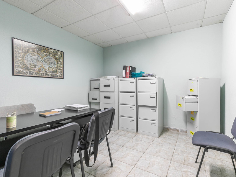 Local - 1ª línea comercial en alquiler  en Calle Juan XXIII, Coslada