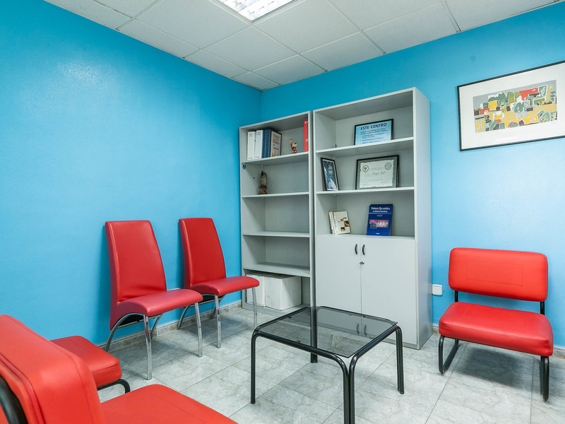 Local - 1ª línea comercial en alquiler  en Calle Juan XXIII, Coslada