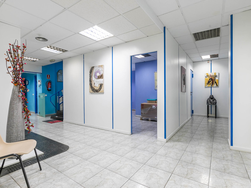 Local - 1ª línea comercial en alquiler  en Calle Juan XXIII, Coslada