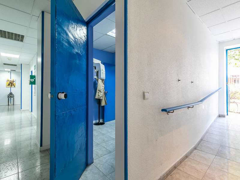 Local - 1ª línea comercial en alquiler  en Calle Juan XXIII, Coslada