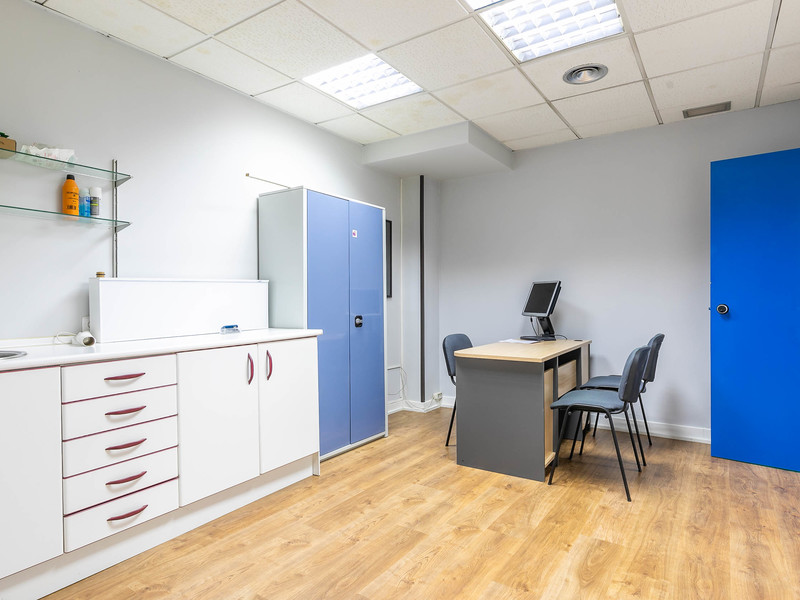 Local - 1ª línea comercial en alquiler  en Calle Juan XXIII, Coslada