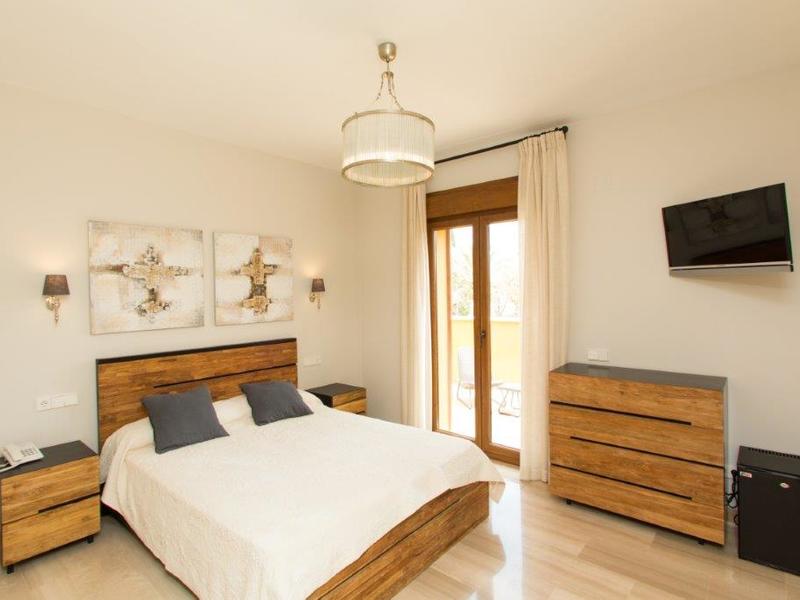 Chalet en venta  en Calle Montemayor, Marbella
