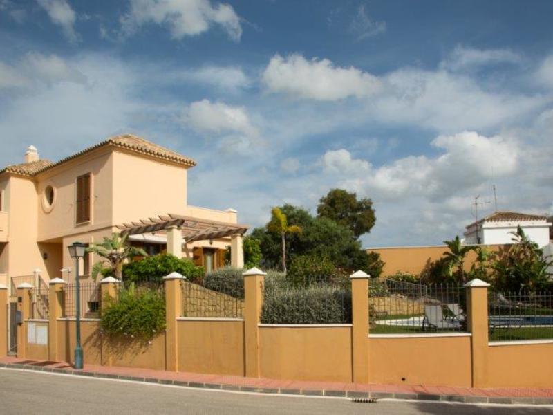 Chalet en venta  en Calle Montemayor, Marbella