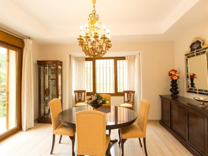 Chalet en venta  en Calle Montemayor, Marbella