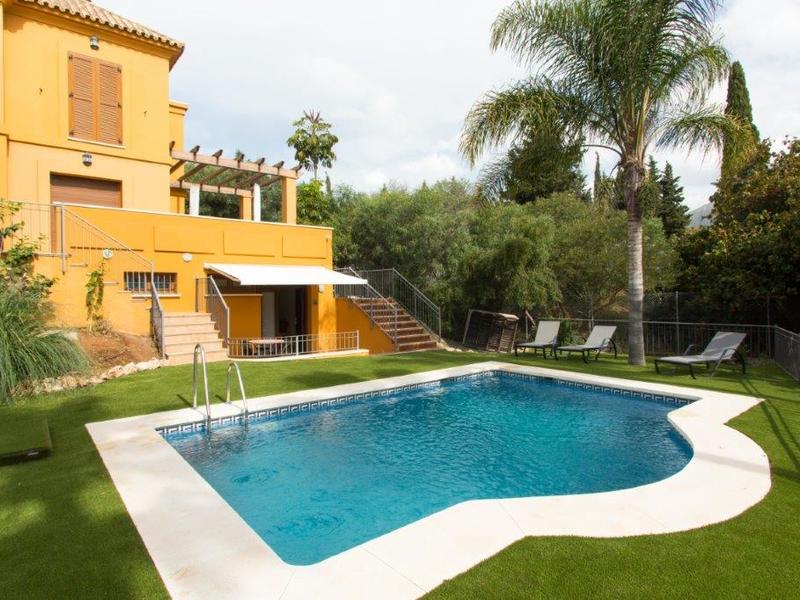 Chalet en venta  en Calle Montemayor, Marbella