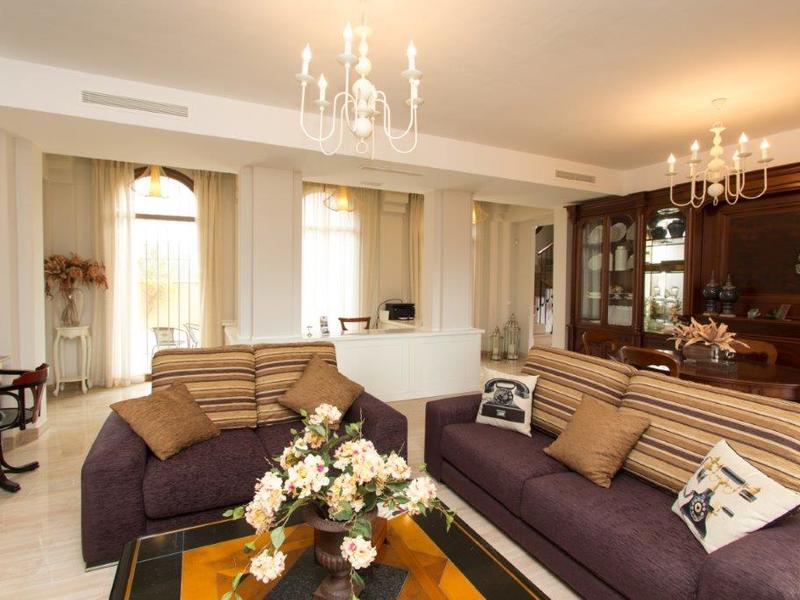 Chalet en venta  en Calle Montemayor, Marbella