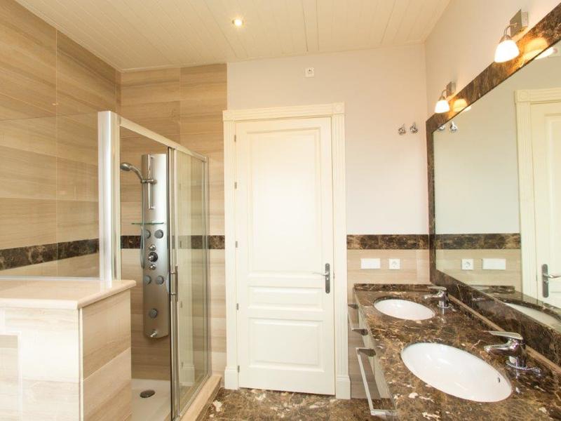 Chalet en venta  en Calle Montemayor, Marbella