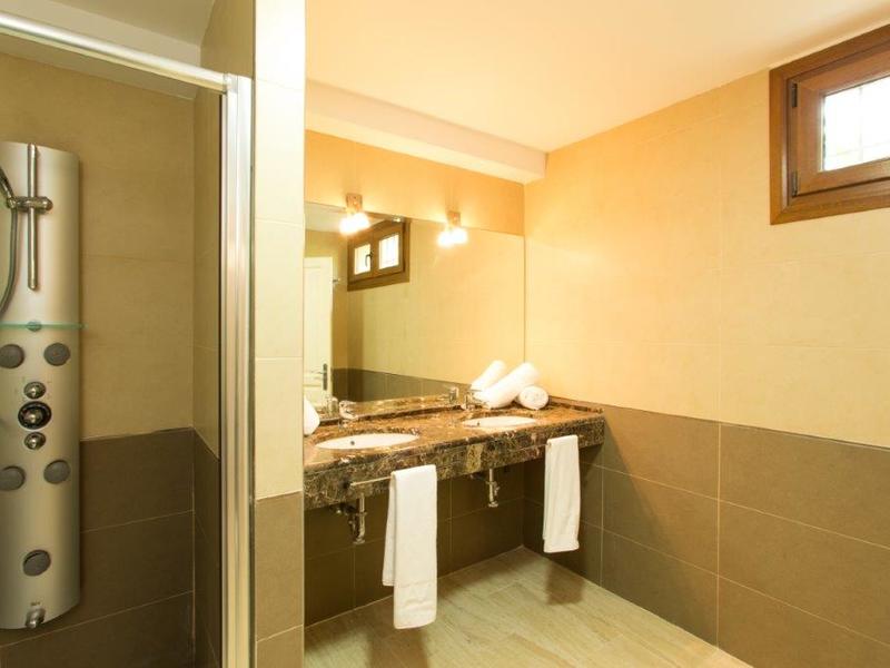 Chalet en venta  en Calle Montemayor, Marbella