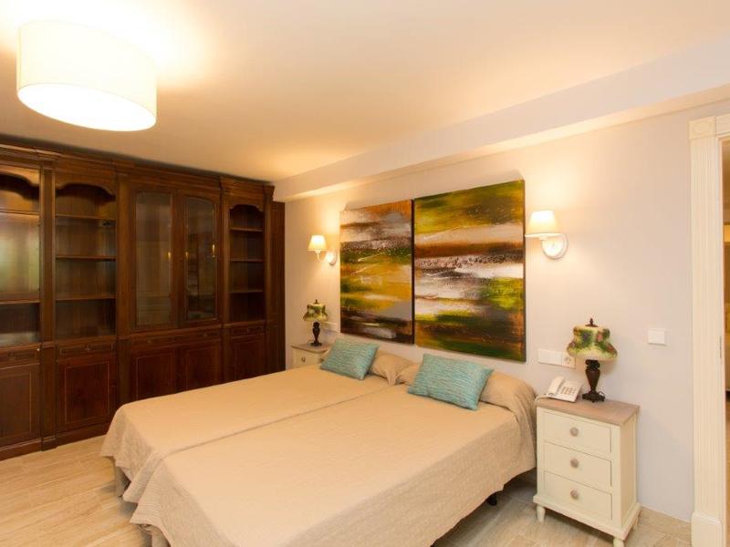 Chalet en venta  en Calle Montemayor, Marbella