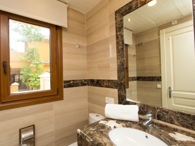 Chalet en venta  en Calle Montemayor, Marbella