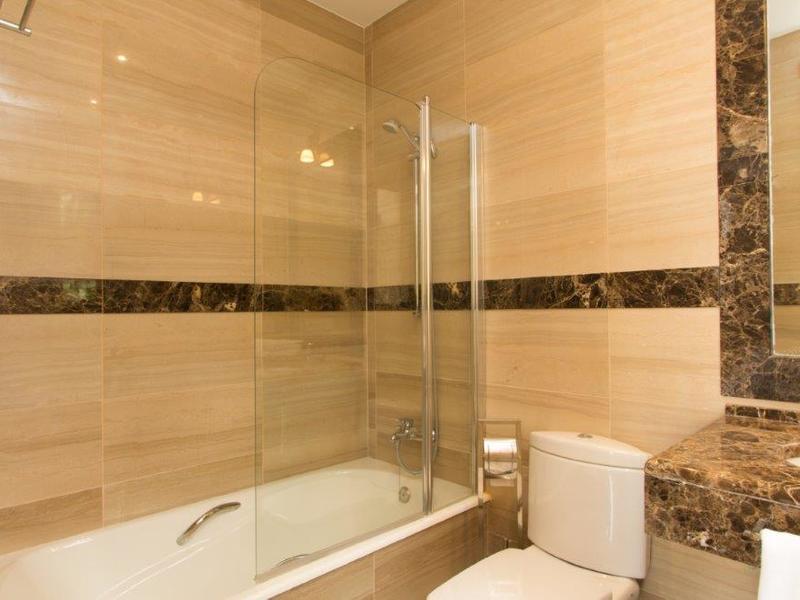 Chalet en venta  en Calle Montemayor, Marbella