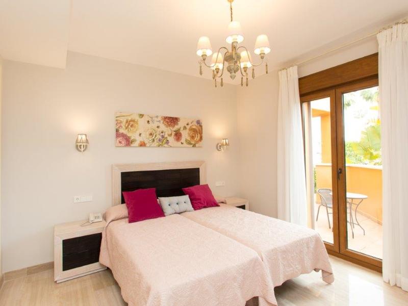 Chalet en venta  en Calle Montemayor, Marbella