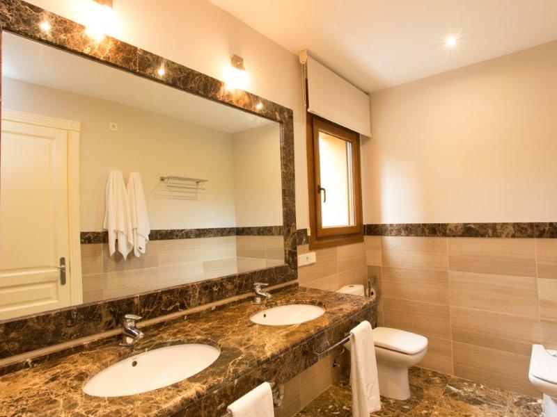 Chalet en venta  en Calle Montemayor, Marbella