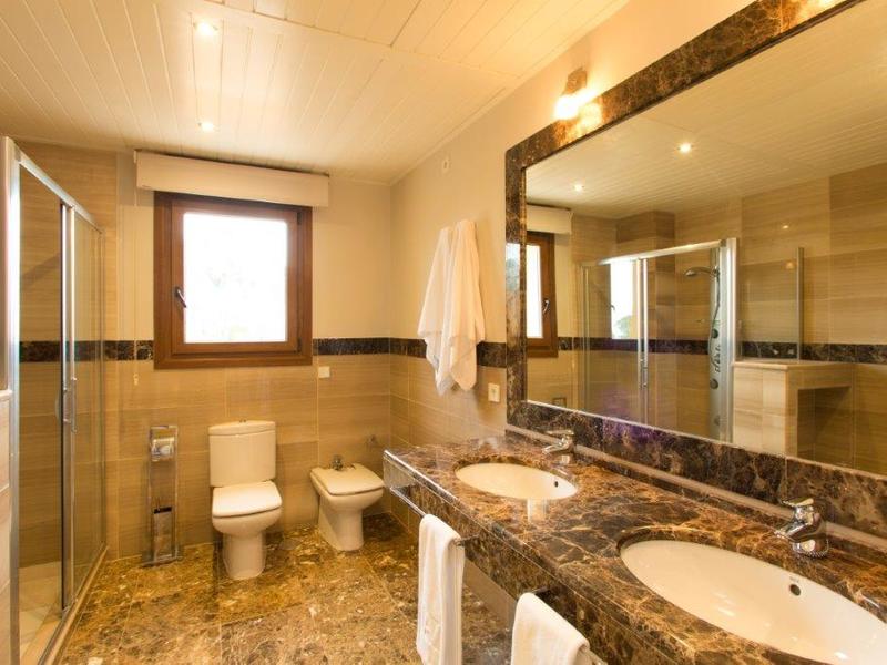 Chalet en venta  en Calle Montemayor, Marbella