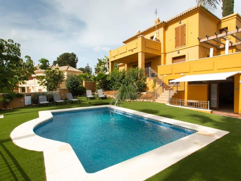 Chalet en venta  en Calle Montemayor, Marbella