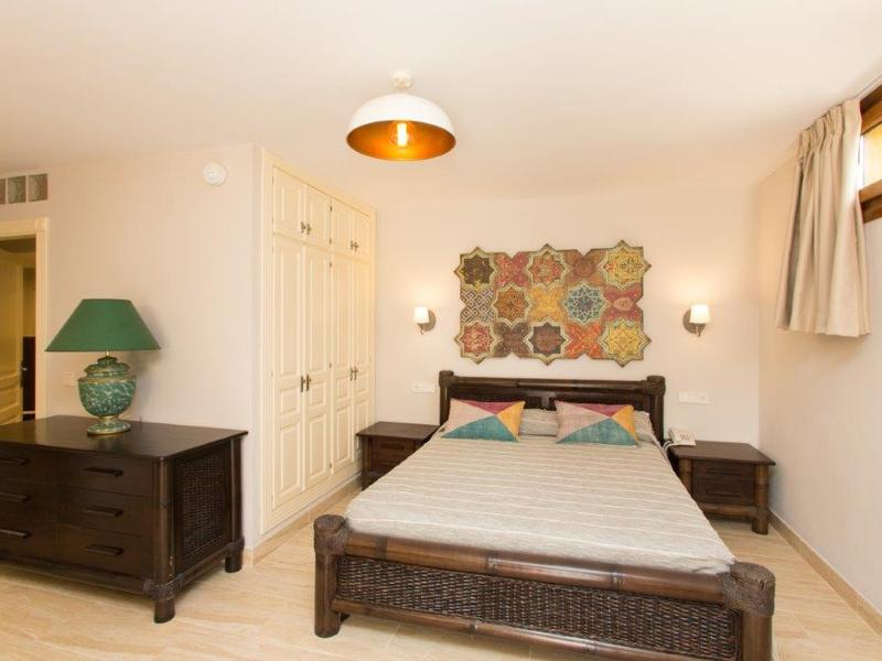 Chalet en venta  en Calle Montemayor, Marbella