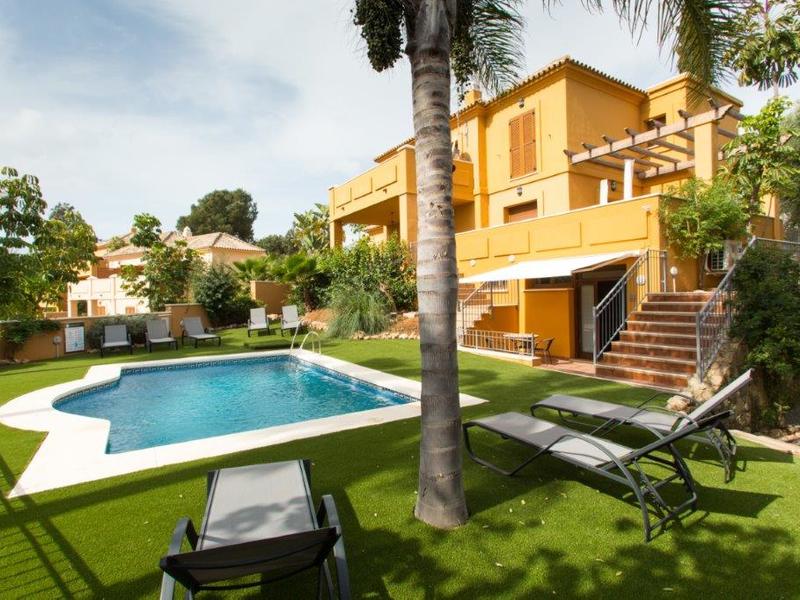 Chalet en venta  en Calle Montemayor, Marbella
