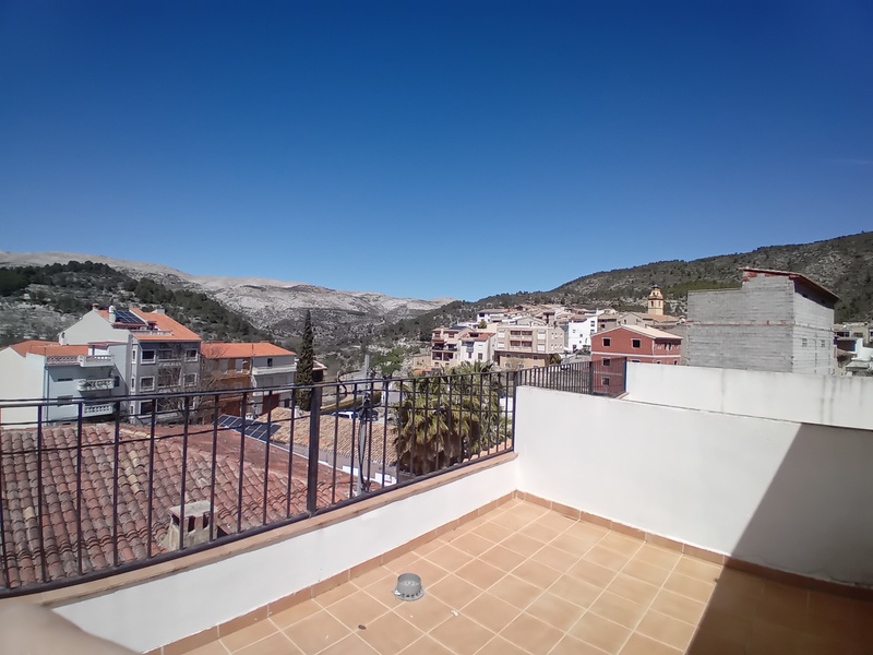 Chalet adosado en venta  en Calle RAMON RUBIAL, Castell de Castells