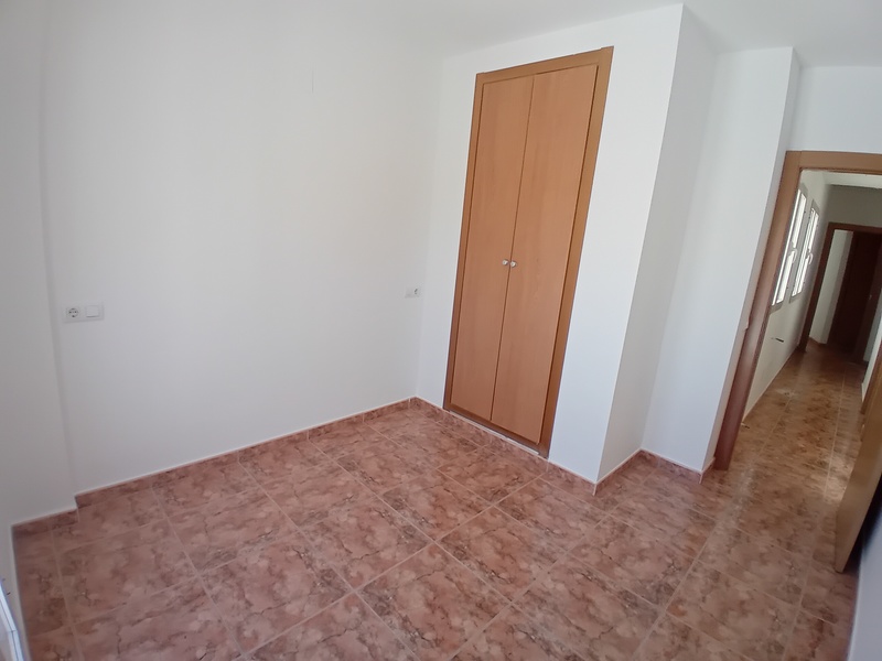 Chalet adosado en venta  en Calle RAMON RUBIAL, Castell de Castells