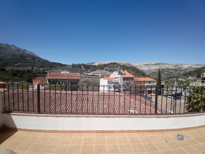 Chalet adosado en venta  en Calle RAMON RUBIAL, Castell de Castells