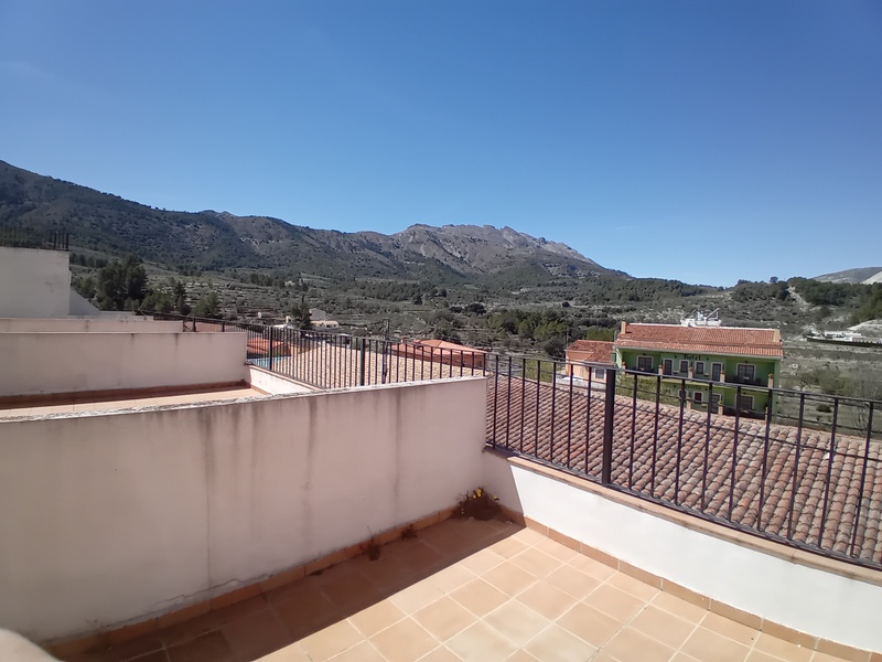 Chalet adosado en venta  en Calle RAMON RUBIAL, Castell de Castells