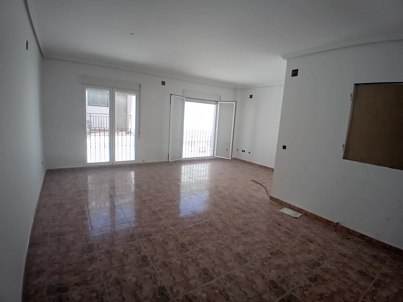 Chalet adosado en venta  en Calle RAMON RUBIAL, Castell de Castells