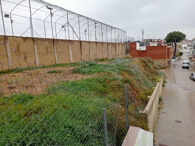 Suelo en venta  en Calle JUAN ANTONIO GÓMEZ TRENOR, Montserrat