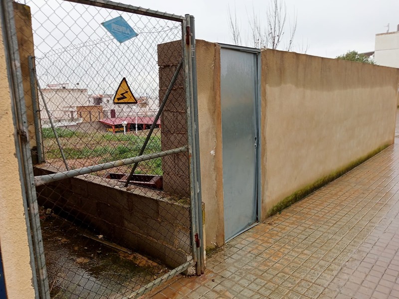 Suelo en venta  en Calle JUAN ANTONIO GÓMEZ TRENOR, Montserrat