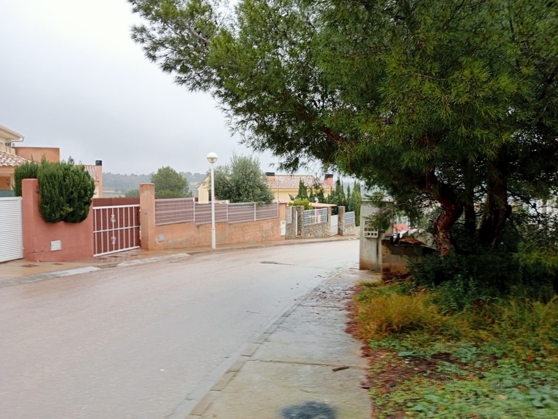 Suelo en venta  en Calle RIU TURIA, Montserrat