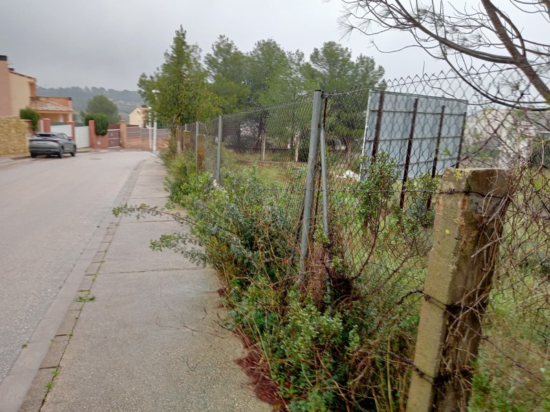 Suelo en venta  en Calle RIU TURIA, Montserrat