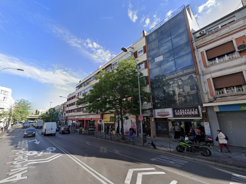 Edificio - Oficinas en venta  en Avenida Albufera, Madrid Capital