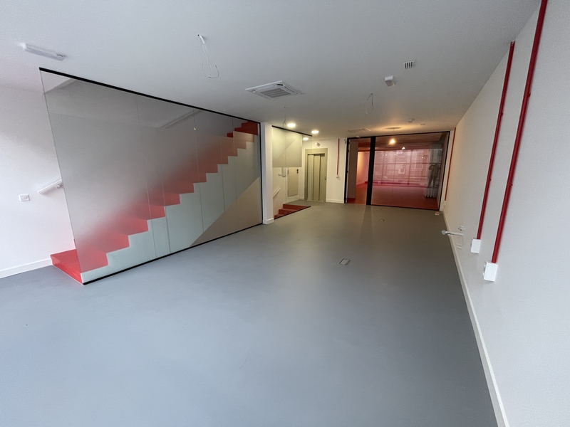 Edificio - Oficinas en venta  en Avenida Albufera, Madrid Capital