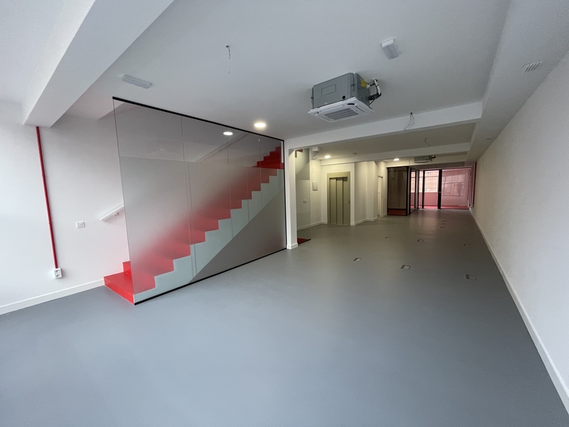 Edificio - Oficinas en venta  en Avenida Albufera, Madrid Capital