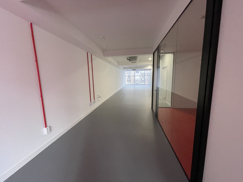 Edificio - Oficinas en venta  en Avenida Albufera, Madrid Capital