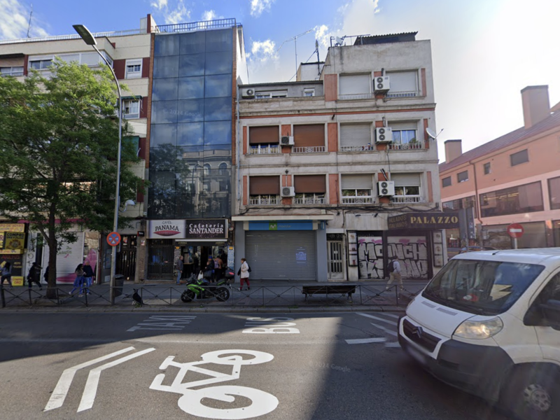 Edificio - Oficinas en venta  en Avenida Albufera, Madrid Capital