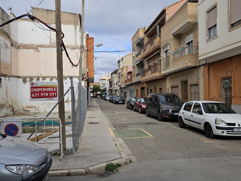 Suelo en venta  en Calle PALANCIA ESQUINA CON LUIS VIVES, Sagunto / Sagunt Suelo en venta  en Calle PALANCIA ESQUINA CON LUIS VIVES, Sagunto / Sagunt