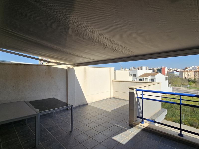 Chalet adosado en venta  en Calle Ben Açat, Sagunto / Sagunt Chalet adosado en venta  en Calle Ben Açat, Sagunto / Sagunt