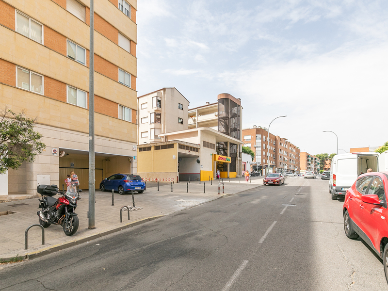 Local en venta  en Calle Doctor Michavila, Coslada