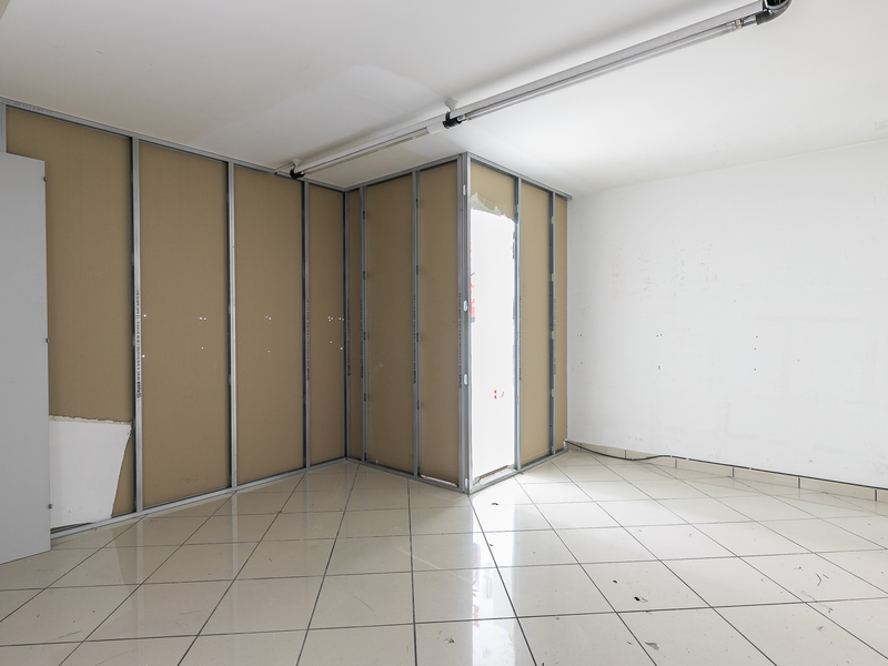 Local en venta  en Calle Doctor Michavila, Coslada