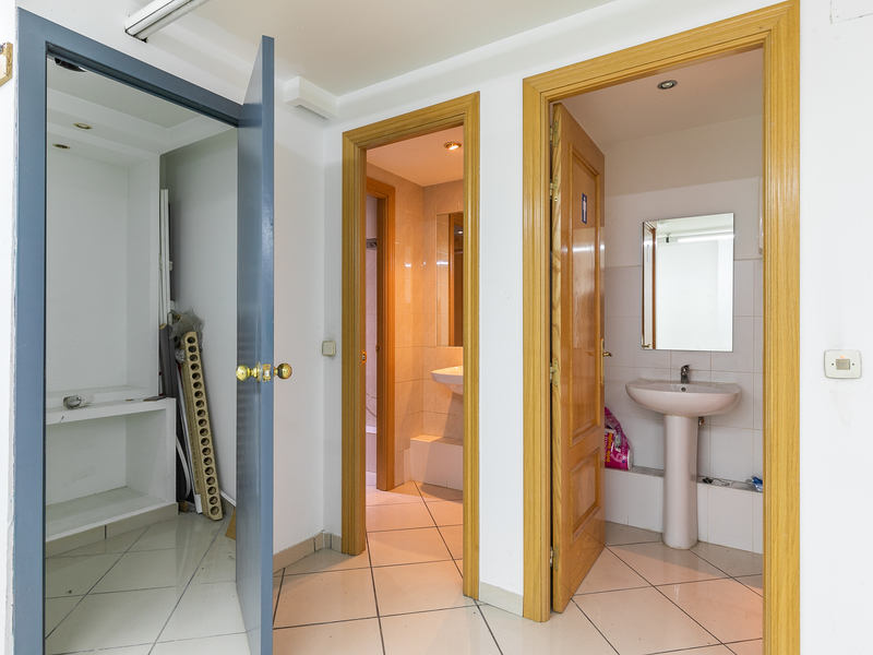 Local en venta  en Calle Doctor Michavila, Coslada